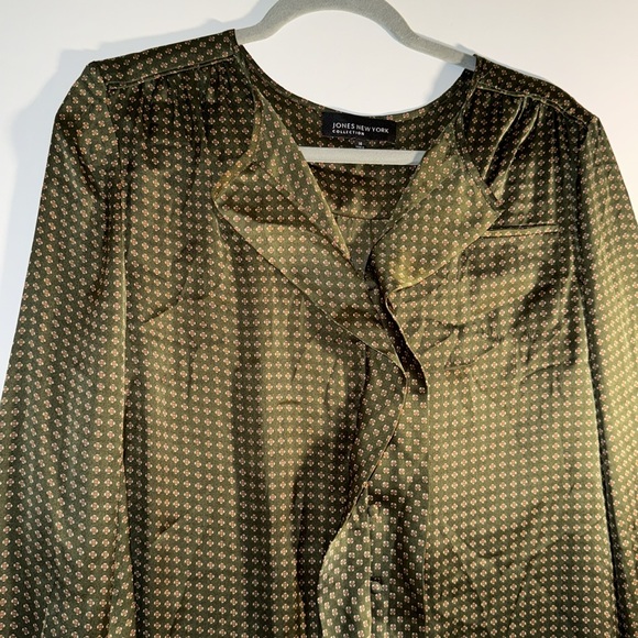 Jones New York Collection Olive Green Pattern Blouse - Picture 2 of 3